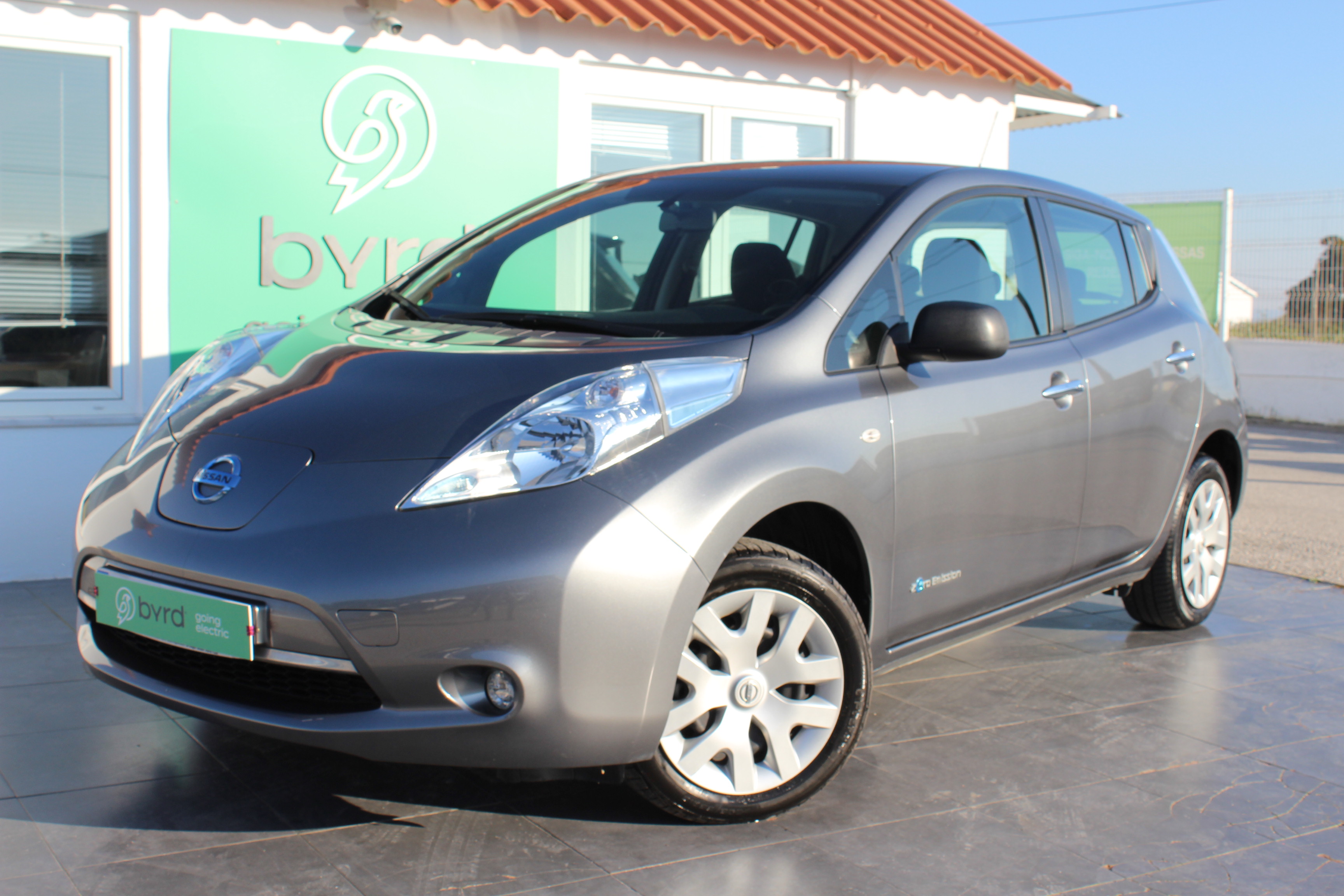 Nissan leaf visia